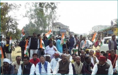 Congress leaders took to the streets with farmers in these areas of MP