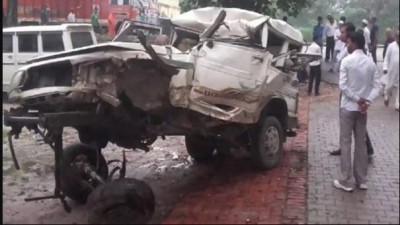 Truck collides with pickup in Jaunpur, 6 people died