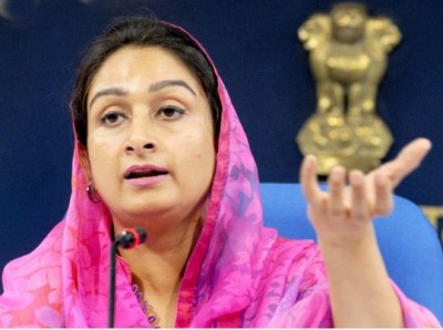 Harsimrat's attack on CM Amarinder, says 'youth of Punjab are in jail, what are you doing?'